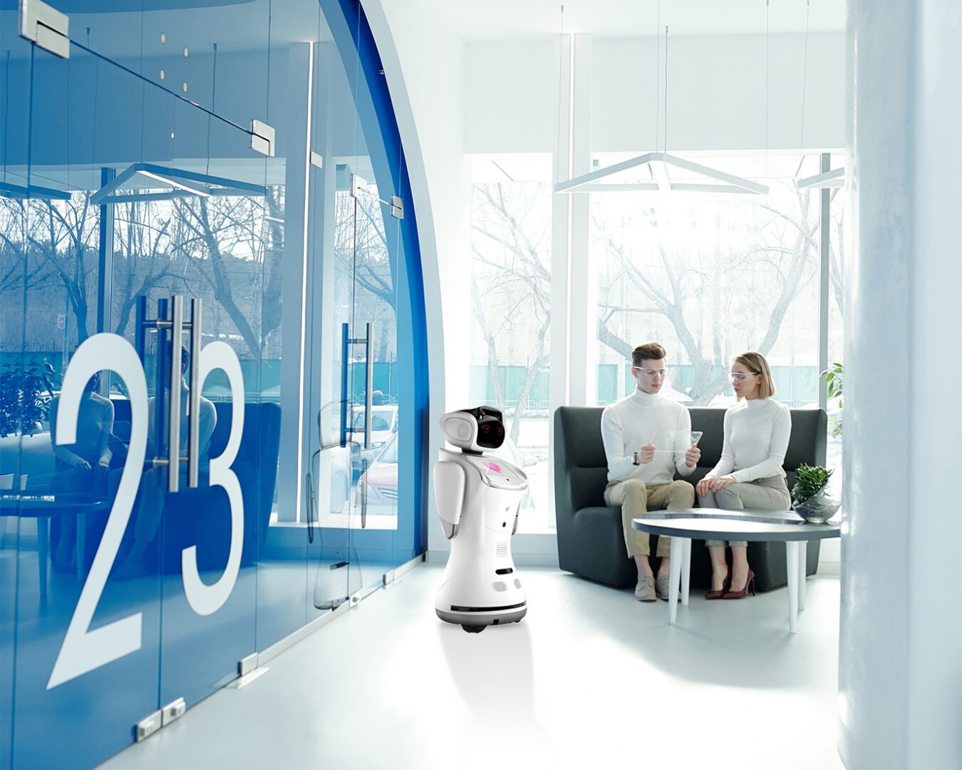 Robot Sanbot udziela informacji